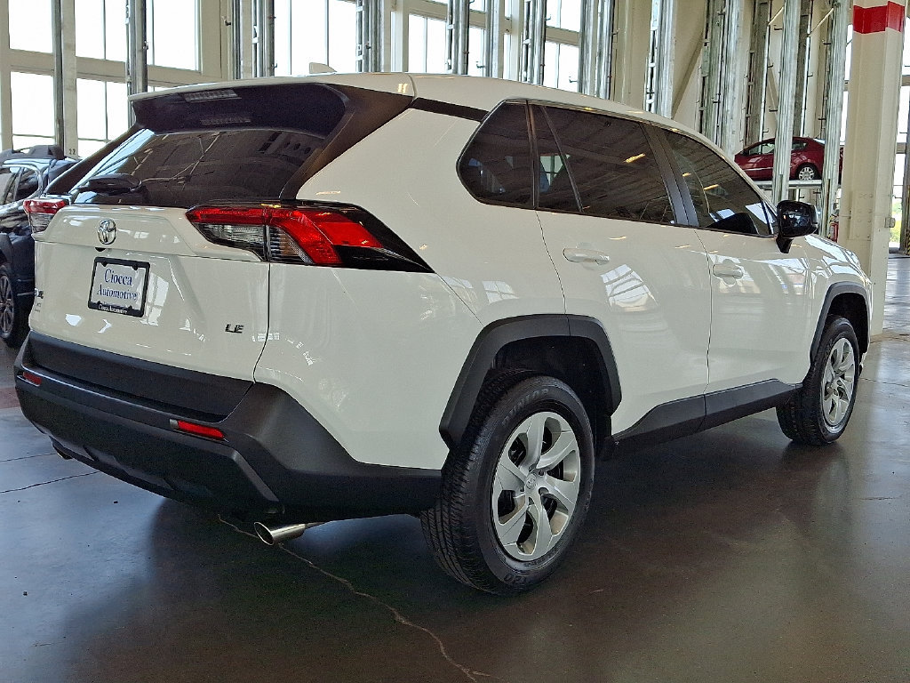 Used 2023 Toyota RAV4 LE FWD image 9