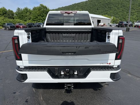 New 2026 GMC Sierra 2500 AT4 w/ AT4 Premium Plus Package AWD/4WD image 10