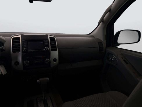 Used 2018 Nissan Frontier SV AWD/4WD image 19