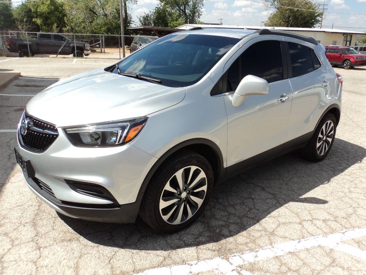 Used 2022 Buick Encore Preferred AWD/4WD image 3