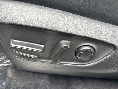 New 2026 Toyota Highlander Platinum AWD/4WD image 26
