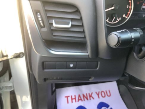 Used 2023 Nissan Rogue SV image 13