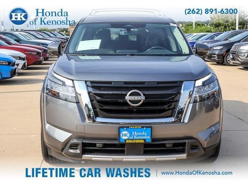 Used 2024 Nissan Pathfinder SL w/ SL Premium Package AWD/4WD image 8