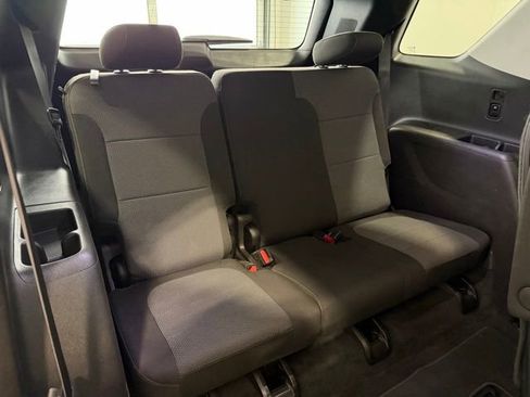 Used 2019 Chevrolet Traverse LT FWD image 24