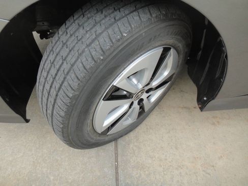 Used 2017 Toyota Prius Four Touring image 25