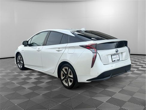 Used 2017 Toyota Prius Three Touring image 3
