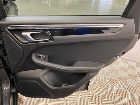 Used 2016 Porsche Macan S image 18