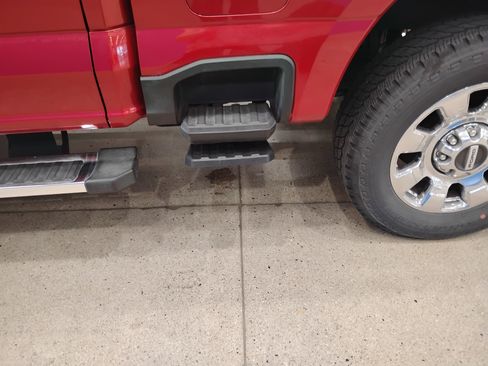 Used 2024 Ford F250 Lariat w/ Chrome Package image 12