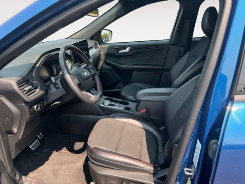 Used 2023 Ford Escape ST-Line w/ Tech Pack #1 AWD/4WD image 9