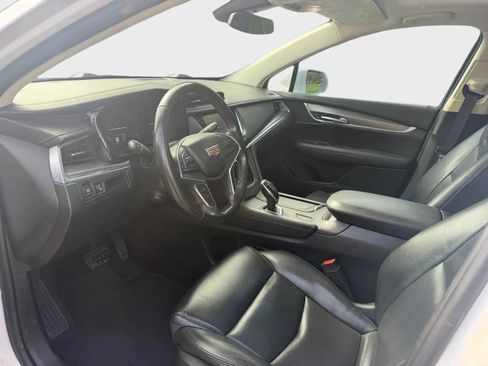 Used 2018 Cadillac XT5 Luxury w/ Driver Awareness Package FWD image 14