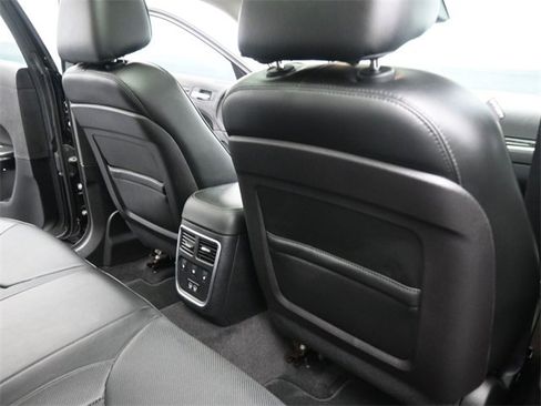 Used 2016 Chrysler 300 C w/ Safetytec Plus Group image 27