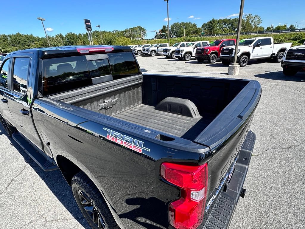Used 2024 Chevrolet Silverado 1500 LT Trail Boss w/ Convenience Package II AWD/4WD image 44