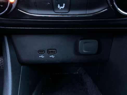 Used 2025 Buick Encore GX Preferred image 24