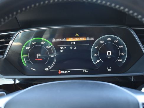 Used 2021 Audi e-tron Premium w/ Convenience Plus Package image 9