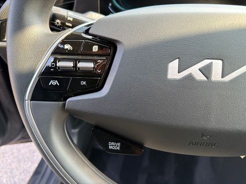 Certified 2023 Kia Niro LX FWD image 17