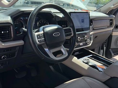 Used 2024 Ford Expedition Limited RWD image 16