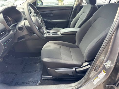 Used 2024 Nissan Sentra S FWD image 9