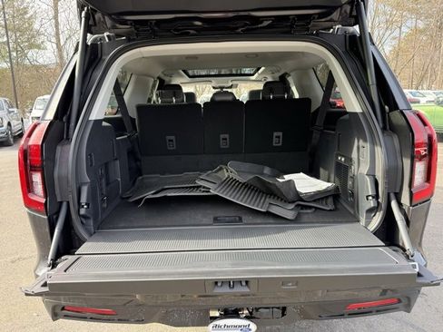 New 2025 Ford Expedition Max Active image 14