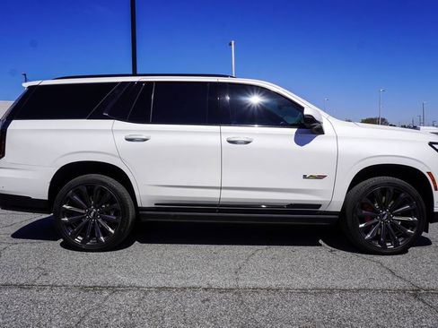 Used 2025 Cadillac Escalade V AWD/4WD image 40