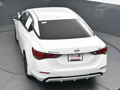 Certified 2024 Nissan Sentra SV image 33