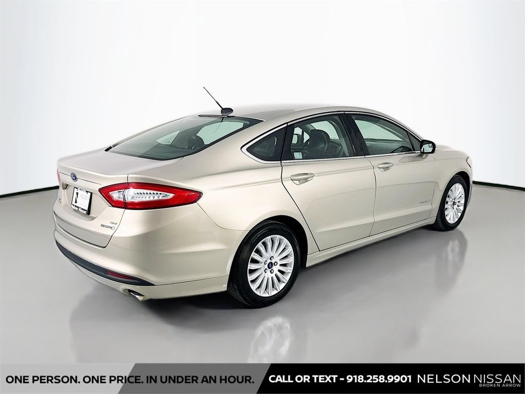 Used 2016 Ford Fusion SE w/ Equipment Group 502A FWD image 5