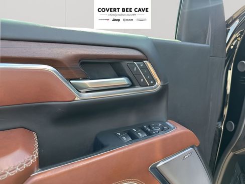 Used 2024 GMC Sierra 3500 Denali Ultimate image 27