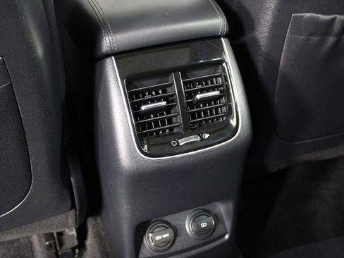 Used 2019 Kia Cadenza Technology image 21