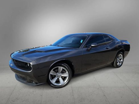 Used 2020 Dodge Challenger SXT image 1