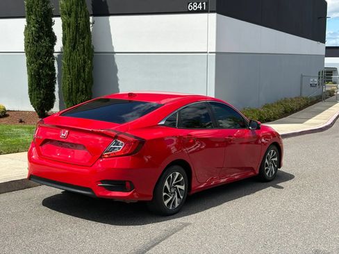 Used 2018 Honda Civic EX image 5