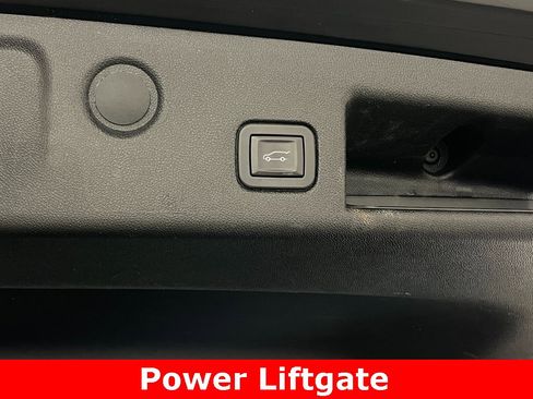 Used 2018 Chevrolet Equinox LT image 42