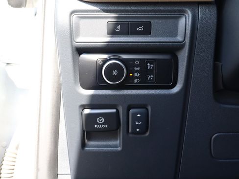 Used 2024 Ford Expedition Max Limited AWD/4WD image 18