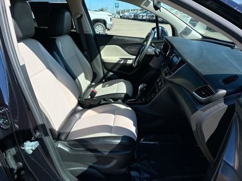 Used 2022 Buick Encore Preferred w/ Safety Package image 23