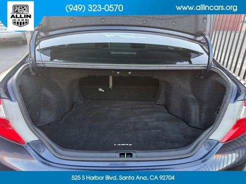 Used 2014 Toyota Camry XLE w/ Convenience Package image 13