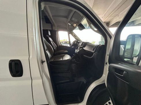 Used 2024 RAM ProMaster 2500 w/ Convenience Group image 30