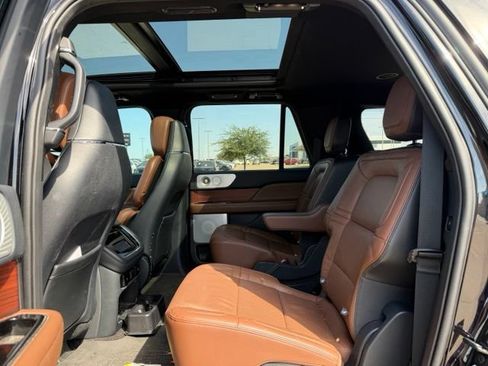 Used 2023 Lincoln Navigator L Reserve AWD/4WD image 15