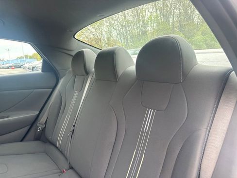 Used 2023 Hyundai Elantra SEL w/ Convenience Package FWD image 21