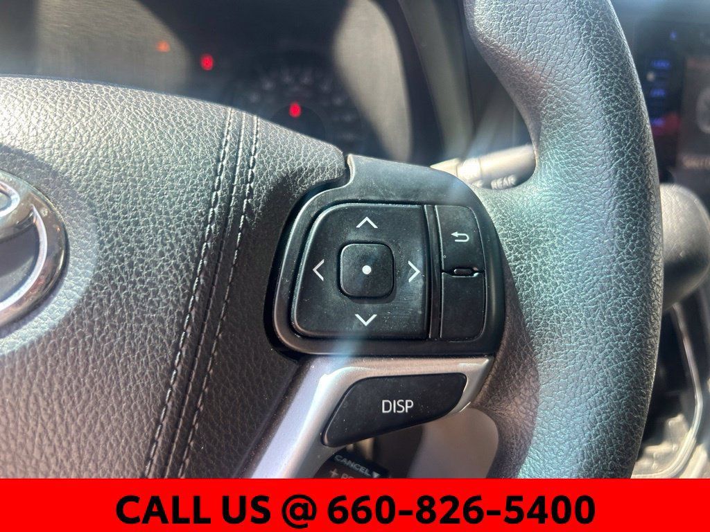 Used 2017 Toyota Sienna LE FWD image 14