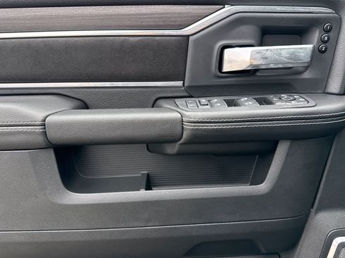 New 2026 RAM 2500 Laramie AWD/4WD image 12