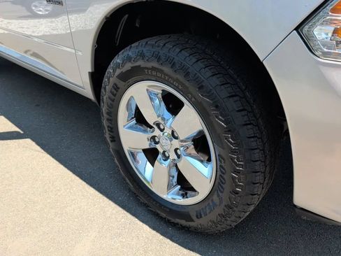 Used 2019 RAM 1500 Express w/ Express Value Package AWD/4WD image 12