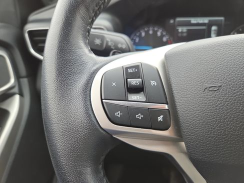 Used 2020 Ford Explorer XLT w/ Equipment Group 202A image 14