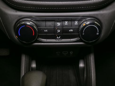 Used 2021 Chevrolet TrailBlazer LS FWD image 30