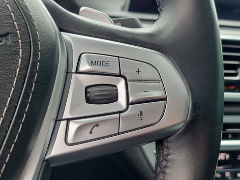 Used 2019 BMW 750i w/ Executive Package RWD image 28