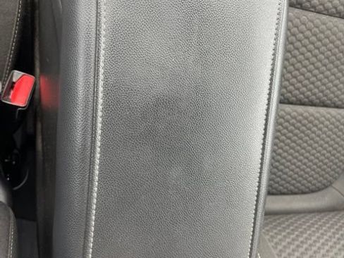 Used 2018 GMC Acadia SLE AWD/4WD image 39