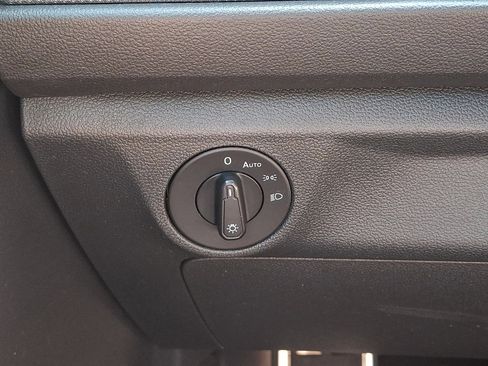 Used 2019 Volkswagen Jetta GLI FWD image 21