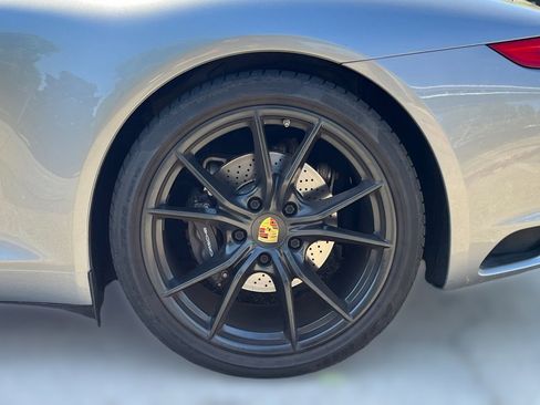 Used 2018 Porsche 911 Carrera RWD image 6