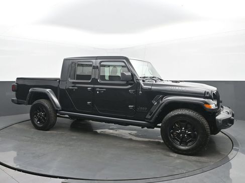 Used 2022 Jeep Gladiator Willys image 7