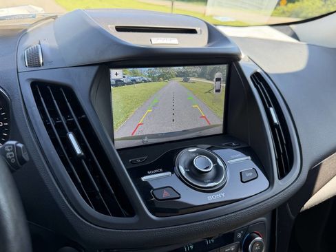 Used 2017 Ford Escape Titanium w/ Equipment Group 301A AWD/4WD image 36