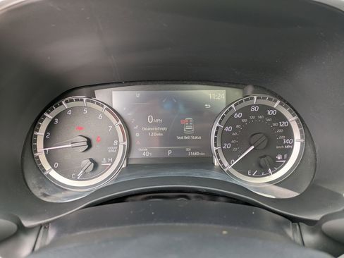 Used 2023 Toyota Highlander XLE image 10