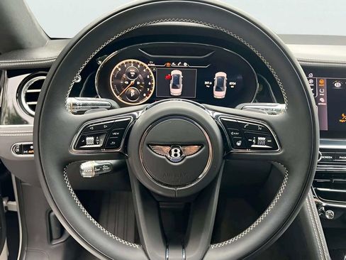 Used 2022 Bentley Flying Spur Plug-In Hybrid image 22