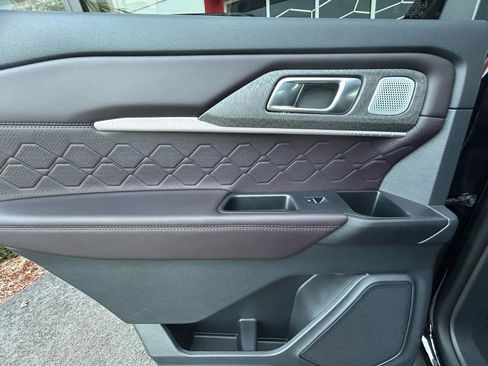 Used 2025 Ford Explorer Platinum w/ LUX Leather Package image 20